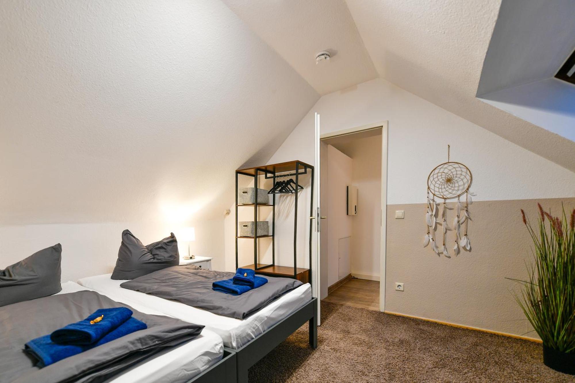 Grosses Spree Apartment, 3 Schlafzimmer Bis 10 Personen, 4X Kfz Parkplatz, Terrasse, Waschtrockner, Wlan, Netflix Cottbus Luaran gambar
